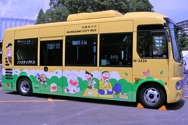 川崎市交通局のバスに当社の内装材をご採用いただきました