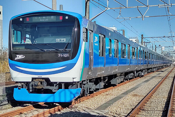 東京臨海高速鉄道71-000形に当社の内装材をご採用いただきました