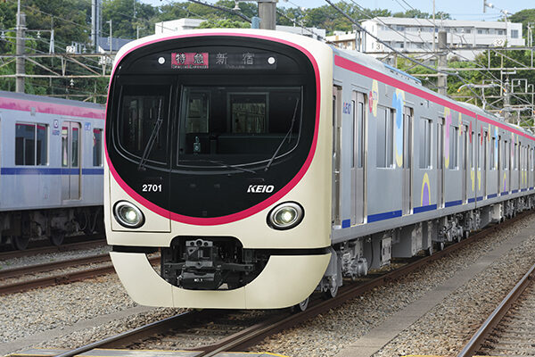 京王電鉄の2000系に当社の内装材をご採用いただきました